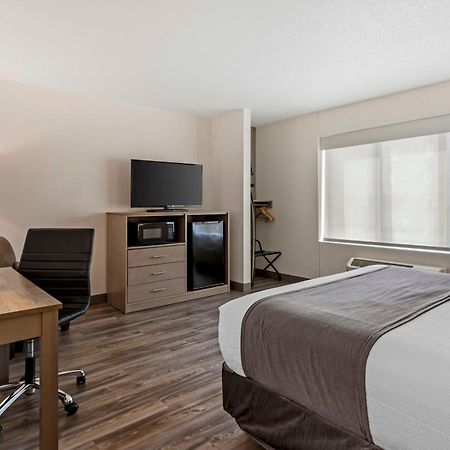 Best Western Plus Executive Residency Waterloo & Cedar Falls Exterior photo