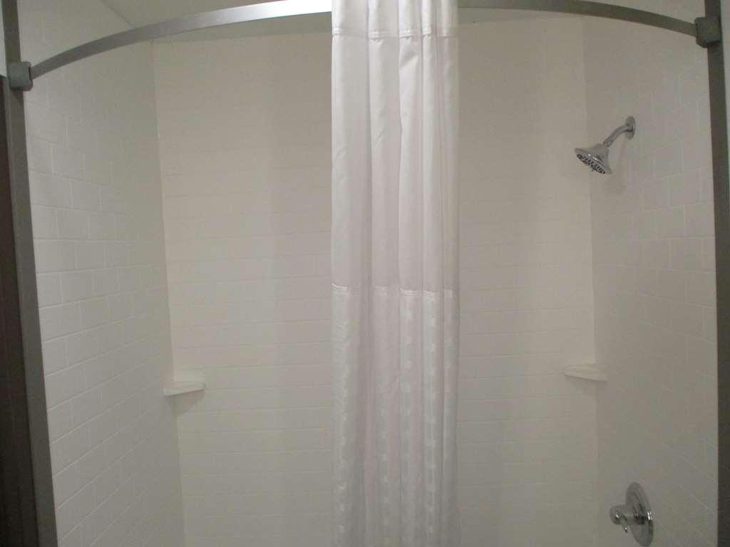 Best Western Plus Executive Residency Waterloo & Cedar Falls Room photo