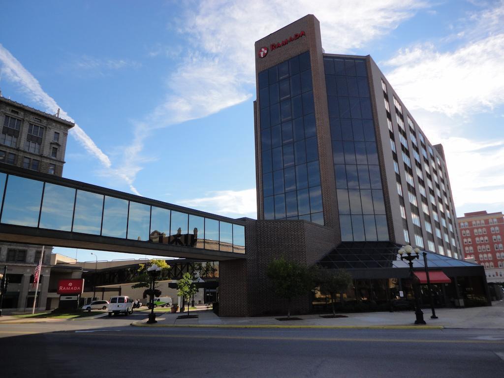 Best Western Plus Executive Residency Waterloo & Cedar Falls Exterior photo