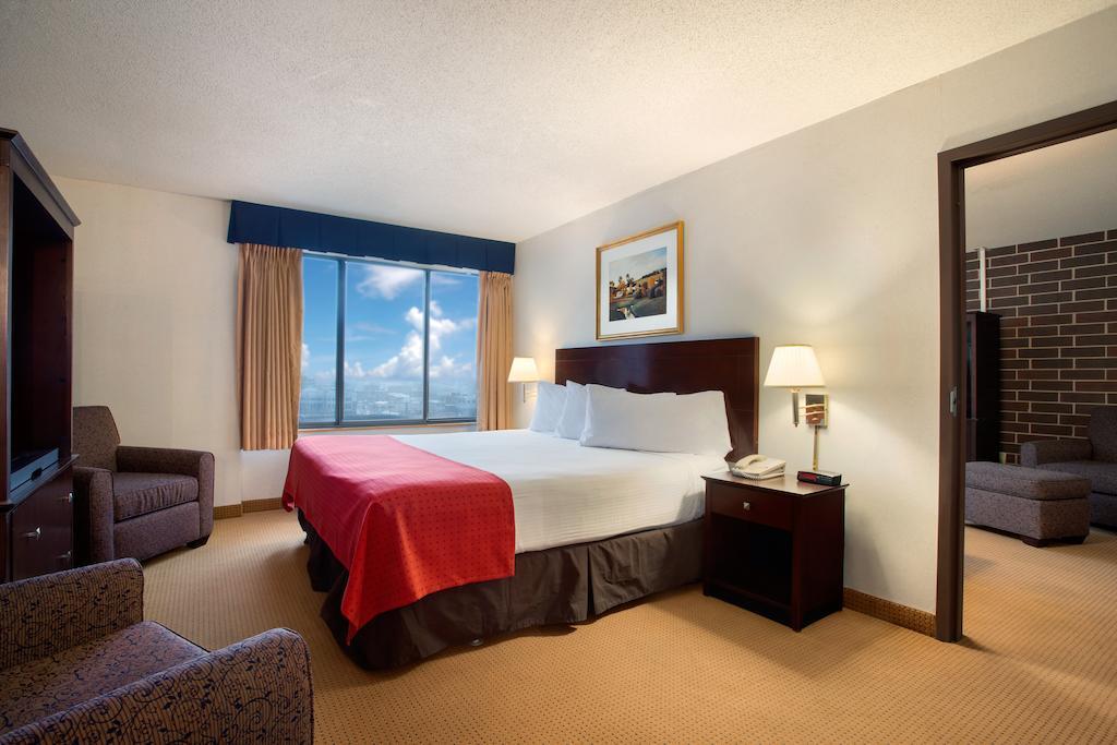 Best Western Plus Executive Residency Waterloo & Cedar Falls Exterior photo