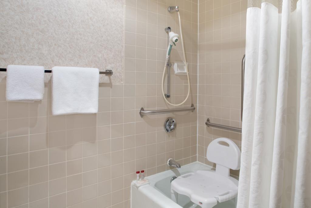 Best Western Plus Executive Residency Waterloo & Cedar Falls Exterior photo