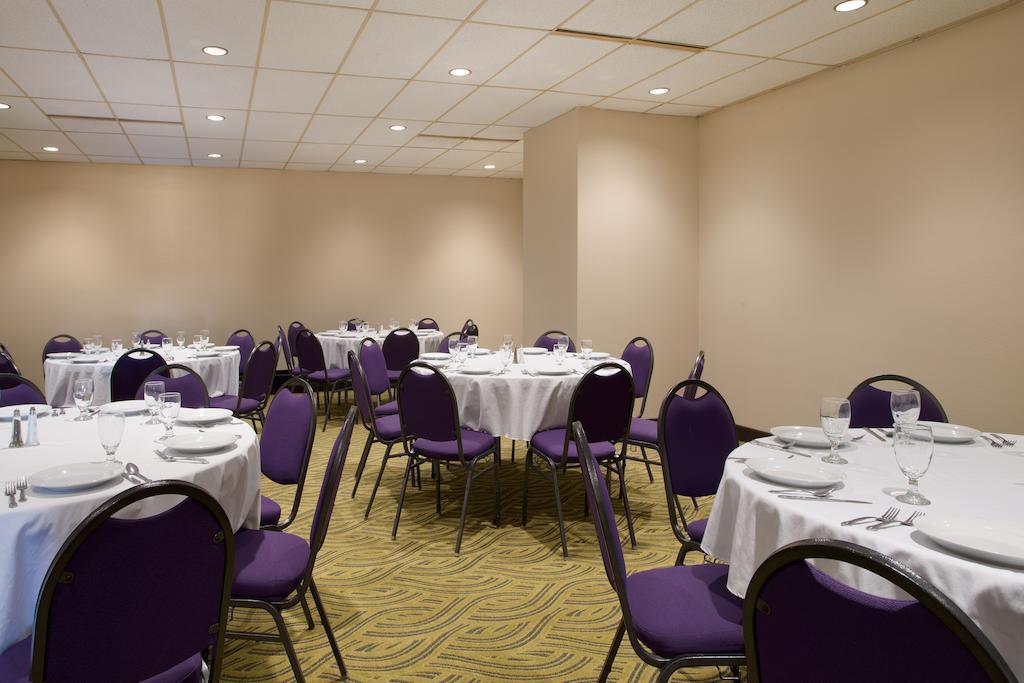 Best Western Plus Executive Residency Waterloo & Cedar Falls Exterior photo