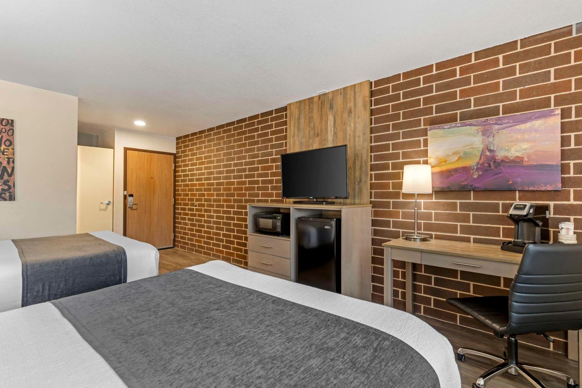 Best Western Plus Executive Residency Waterloo & Cedar Falls Exterior photo