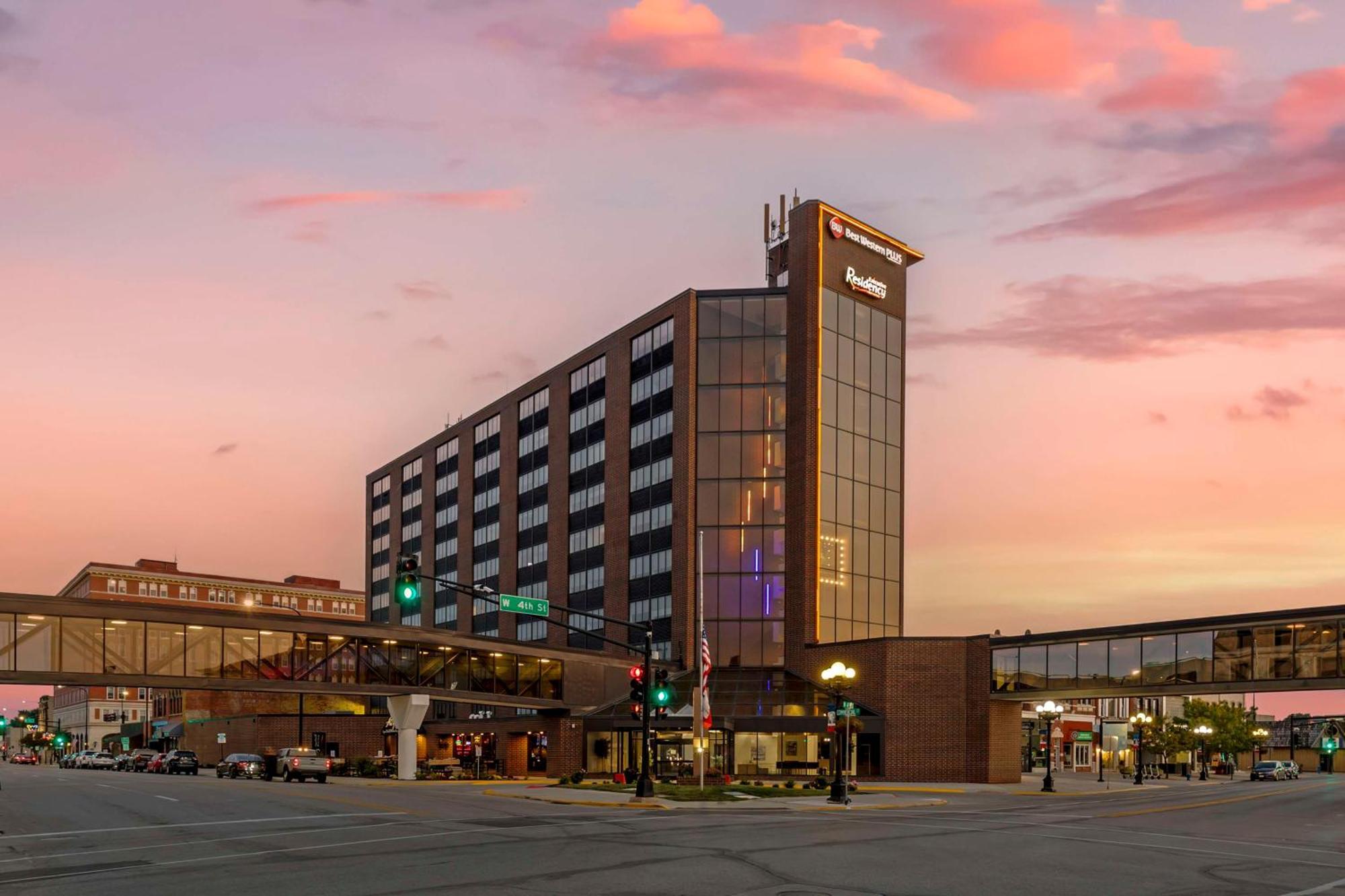 Best Western Plus Executive Residency Waterloo & Cedar Falls Exterior photo
