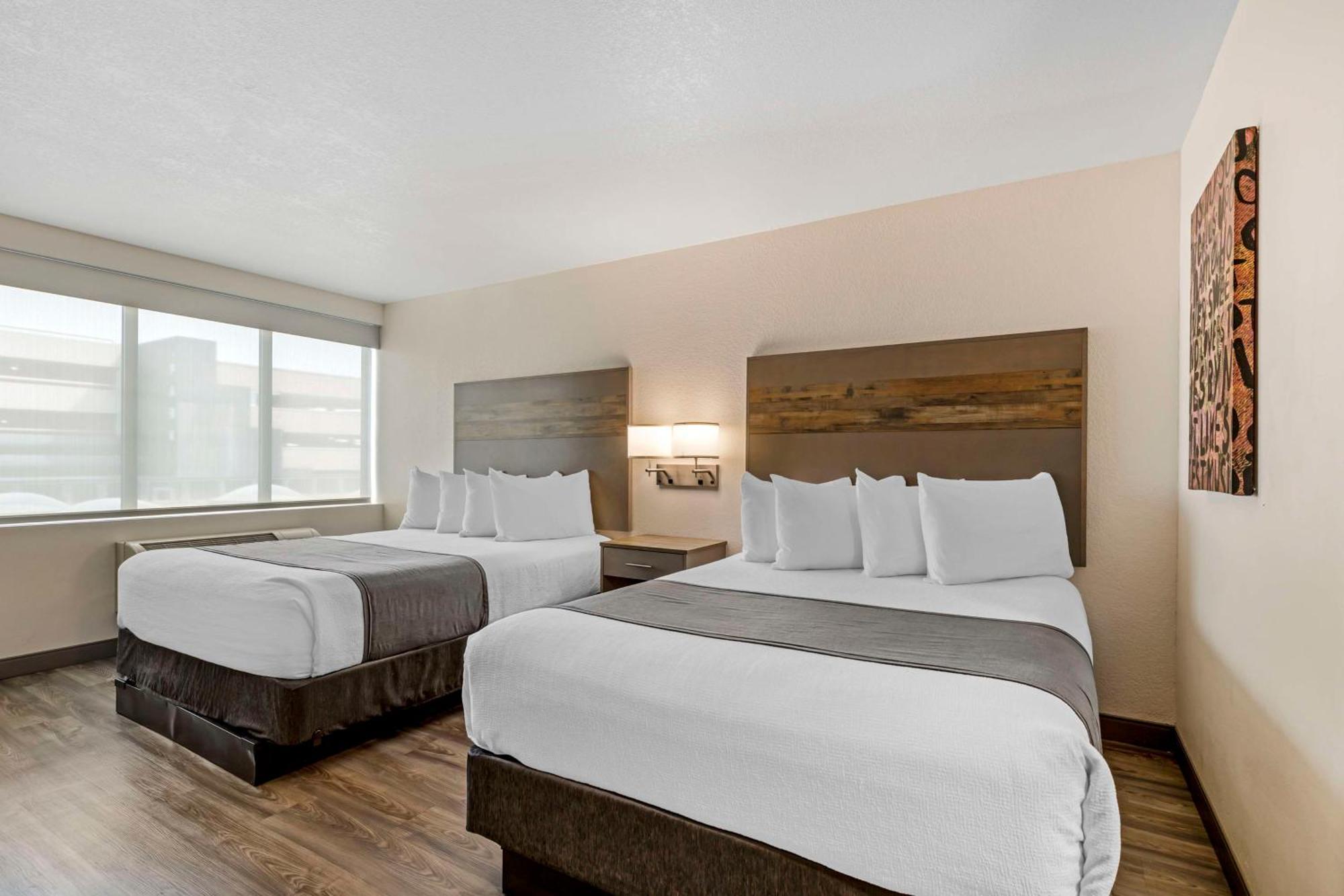 Best Western Plus Executive Residency Waterloo & Cedar Falls Exterior photo
