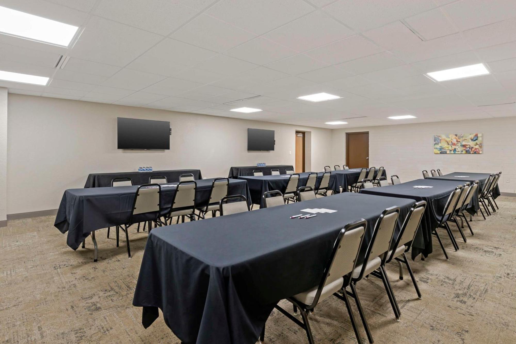 Best Western Plus Executive Residency Waterloo & Cedar Falls Exterior photo