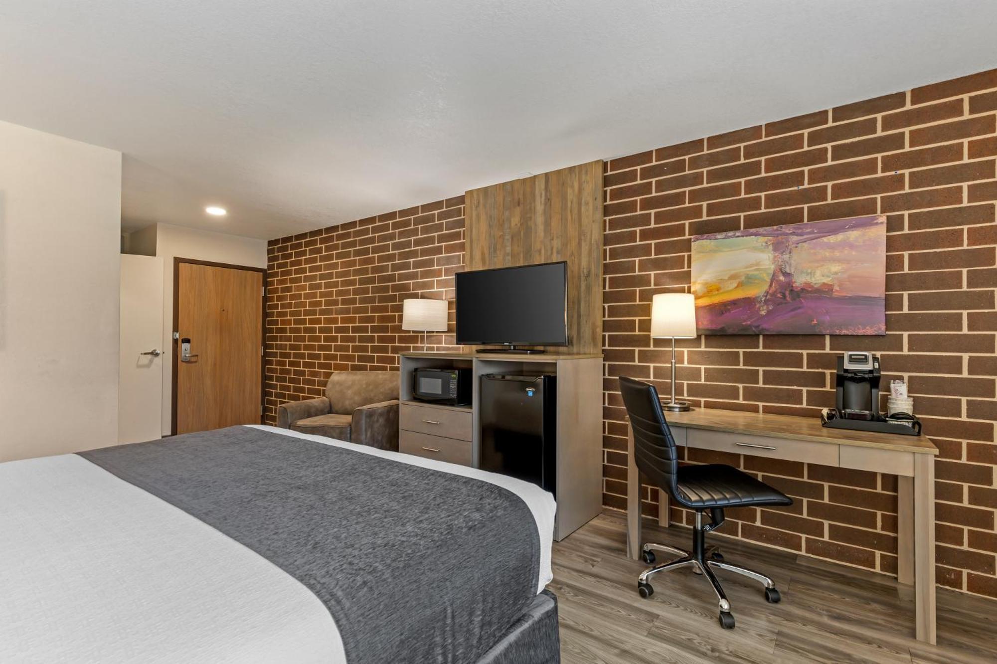 Best Western Plus Executive Residency Waterloo & Cedar Falls Exterior photo