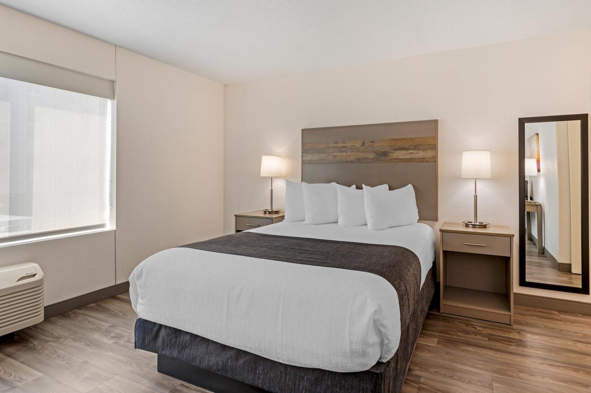 Best Western Plus Executive Residency Waterloo & Cedar Falls Exterior photo