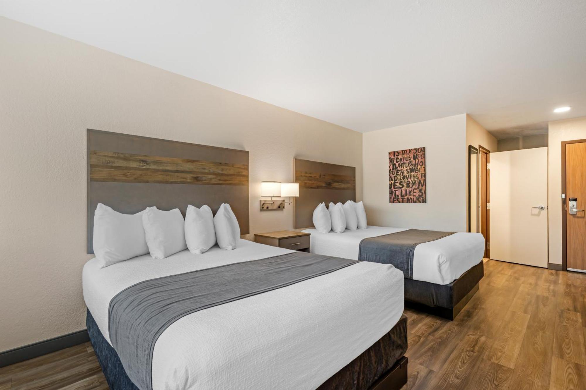 Best Western Plus Executive Residency Waterloo & Cedar Falls Exterior photo